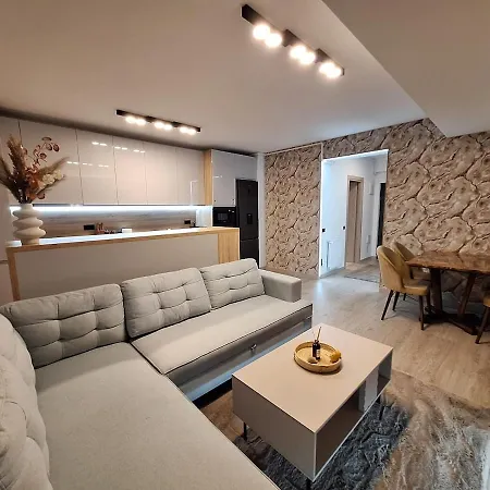 Charming One Bedroom With Balcony & Parking *