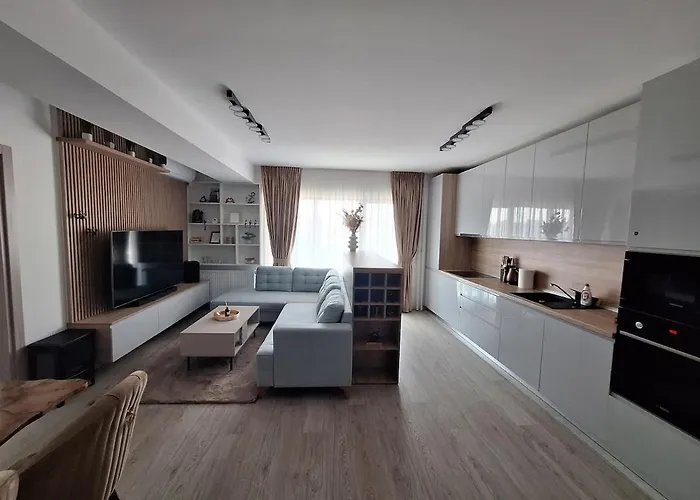 Charming One Bedroom With Balcony & Parking *