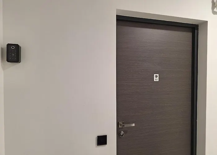 Charming One Bedroom With Balcony & Parking アパート ブカレスト