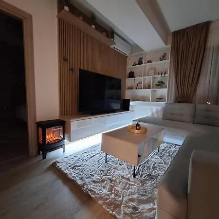 Charming One Bedroom With Balcony & Parking Bukarest