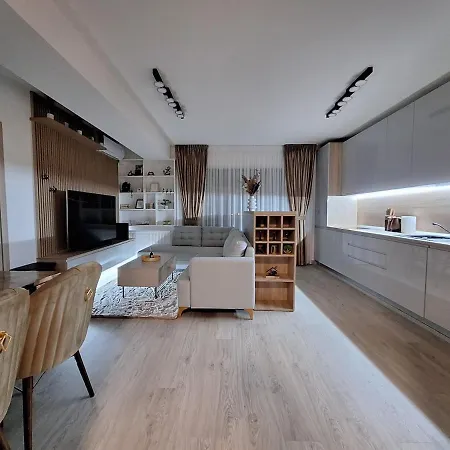 Charming One Bedroom With Balcony & Parking Bucarest