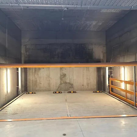 Charming One Bedroom With Balcony & Parking