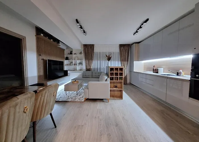 Charming One Bedroom With Balcony & Parking Бухарест