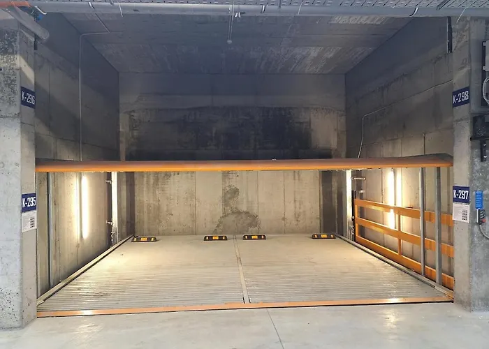 Charming One Bedroom With Balcony & Parking