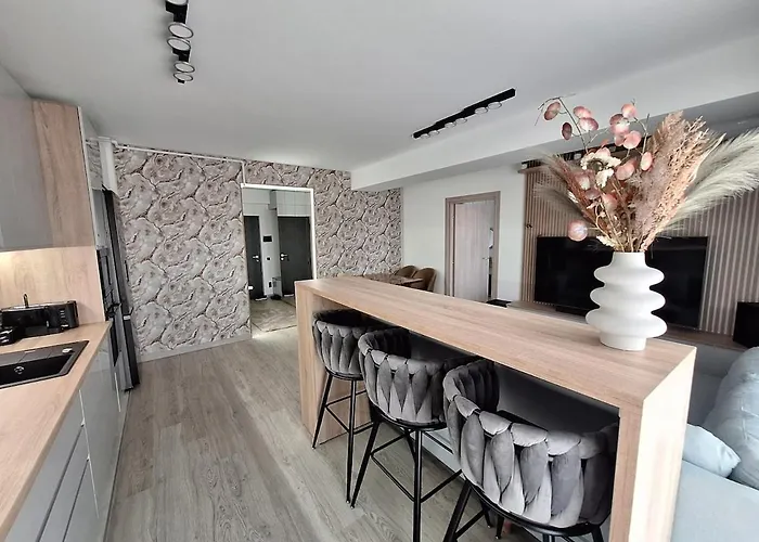 Charming One Bedroom With Balcony & Parking