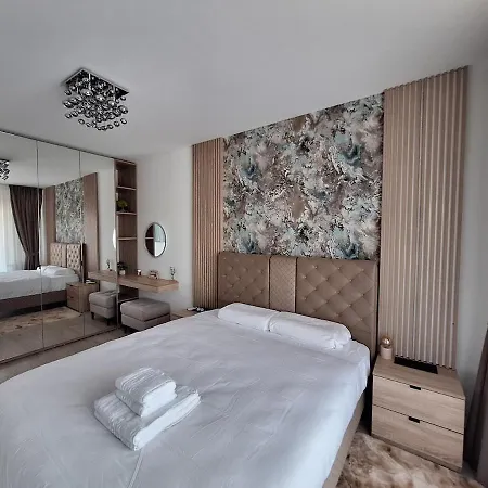 Charming One Bedroom With Balcony & Parking Апартаменты *