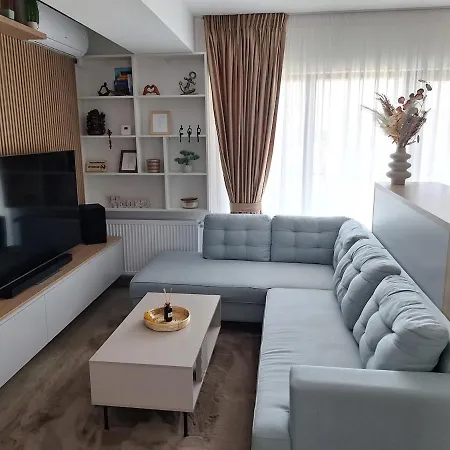 Апартаменты Charming One Bedroom With Balcony & Parking Бухарест
