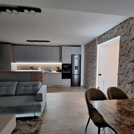 Charming One Bedroom With Balcony & Parking Appartement Boekarest